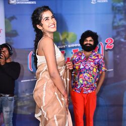 <p>Anupama Parameshwaran: టిల్లూ స్క్వేర్ మూవీలో సిద్దూ జొన్నలగడ్డ సరసన లిల్లీ అనే పాత్రలో నటించింది అనుపమ. ఈ మూవీలోని ఓ మై లిల్లీ సాంగ్ లాంచ్ ఈవెంట్ కు అనుపమ ఇలా క్యూట్ లుక్ లో వచ్చింది.</p>