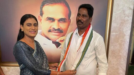 కాంగ్రెస్‌ పార్టీలో చేరిన వైసీపీ ఎమ్మెల్యే ఆర్దర్