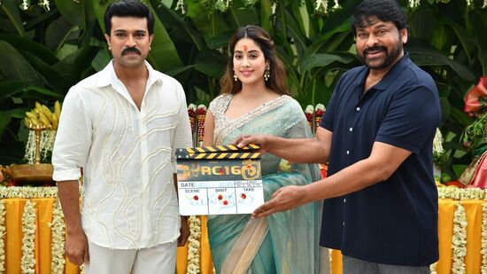 ఆర్‌సీ16 సినిమా ముహూర్తం షాట్‍కు సీనియర్ హీరో, రామ్‍చరణ్ తండ్రి మెగాస్టార్ చిరంజీవి క్లాప్ కొట్టారు. రామ్‍చరణ్, హీరోయిన్ జాన్వీ కపూర్‌పై ఫస్ట్ షాట్‍కు క్లాప్ చేశారు.&nbsp;
