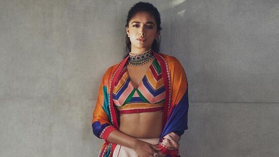 త‌మిళంలో రివాల్వ‌ర్ రీటా, ర‌ఘుతాత‌తో పాటు మ‌రో మూవీ చేస్తోంది కీర్తిసురేష్‌.&nbsp;