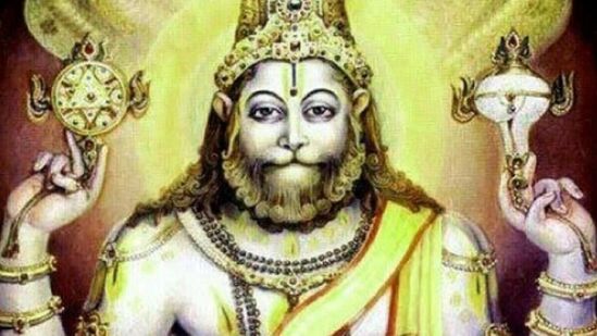 పురాణాల ప్రకారం నరసింహుడు హిరణ్యకశ్యపుడిని సంహరించినప్పుడు భక్తుడైన ప్రహ్లాదుడు ఈ ఆలయాన్ని నిర్మించాడు. కాలక్రమేణా ఆ ఆలయం భూమి గర్భంలోకి మాయమవడంతో, పురూరవ మహారాజు స్వయంగా భూగర్భంలో ఉన్న నరసింహుని విగ్రహాన్ని&nbsp;బయటకు&nbsp;తీసుకువచ్చి, దానిని తిరిగి ప్రతిష్ఠించి గంధపు&nbsp;పూతతో కప్పాడని&nbsp;చెబుతారు. ఈ ఆలయాన్ని పురూరవ అనే రాజు పునర్నిర్మించాడు. ఈ విషయాన్ని సింహాచలం దేవస్థానం అధికారిక వెబ్సైట్లో పేర్కొన్నారు.
