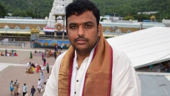 పంచాంగకర్త బ్రహ్మశ్రీ చిలకమర్తి ప్రభాకర చక్రవర్తి శర్మ 