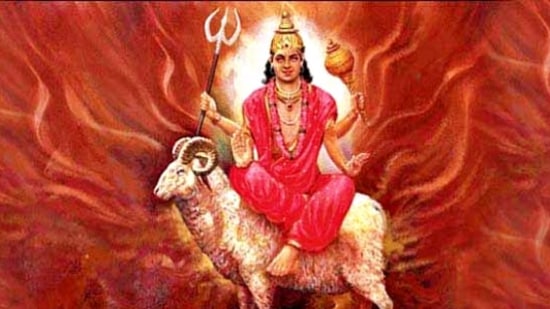 కుజుడు 45 రోజులకు ఒకసారి తన స్థానాన్ని మార్చగలడు. అతని సంచారం అన్ని రాశులపై భారీ ప్రభావాన్ని చూపుతుంది. ఆయన ఆత్మవిశ్వాసం, శక్తి, ధైర్యం, ధైర్యసాహసాలకు కారకుడు. కుజుడి చల్లనిచూపు ఉంటే అందరికీ కాలం కలిసొస్తుంది.