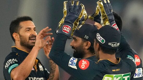 Hardik Pandya: గుజరాత్ టైటన్స్ బౌలర్లు మోహిత్ శర్మ, రషీద్ ఖాన్ ముంబై ఇండియన్స్ ను దెబ్బ తీశారు. దీంతో ఆ టీమ్ 20 ఓవర్లలో 9 వికెట్లకు 162 రన్స్ మాత్రమే చేయగలిగింది.