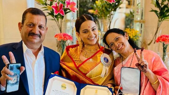 కంగనా రనౌత్ ప్రధానంగా హిందీ చిత్రాలలో నటించారు. కానీ ఇటీవలికాలంలో తలైవి (2021), చంద్రముఖి 2 (2023) వంటి కొన్ని తమిళ చిత్రాలలోనూ నటించారు. ఆమె నాలుగు జాతీయ చలనచిత్ర పురస్కారాలు, ఐదు ఫిల్మ్ ఫేర్ అవార్డులు, మూడు అంతర్జాతీయ భారతీయ చలనచిత్ర అకాడమీ అవార్డులు, స్క్రీన్, జీ సినీ, సైమా, ప్రొడ్యూసర్స్ గిల్డ్ అవార్డుల వేడుకల నుంచి ఒక్కొక్క అవార్డును గెలుచుకున్నారు. 2021 లో, కంగనా తన నాల్గొవ జాతీయ చలనచిత్ర అవార్డును స్వీకరించిన తరువాత తన తల్లిదండ్రులకు కృతజ్ఞతలు తెలిపారు. ఆమె నటించిన పంగా, మణికర్ణిక: ది క్వీన్ ఆఫ్ ఝాన్సీ చిత్రాలకు ఉత్తమ నటి అవార్డును అందుకున్నారు.