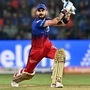 Virat Kohli Records: ఐపీఎల్ 2024 తొలి మ్యాచ్ లో రెండు రికార్డులు క్రియేట్ చేసిన విరాట్.. రెండో మ్యాచ్ లోనూ మరో రెండు రికార్డులను సొంతం చేసుకున్నాడు. టీ20 క్రికెట్ లో వంద 50 ప్లస్ స్కోర్లు సాధించిన తొలి ఇండియన్ బ్యాటర్ కోహ్లియే. పంజాబ్ కింగ్స్ తో మ్యాచ్ లో కోహ్లి 33 బంతుల్లోనే హాఫ్ సెంచరీ చేసిన విషయం తెలిసిందే. ఇప్పటి వరకూ టీ20 క్రికెట్ లో కోహ్లి 92 హాఫ్ సెంచరీలు, 8 సెంచరీలు చేశాడు. <p>Virat Kohli Records: ఐపీఎల్ 2024 తొలి మ్యాచ్ లో రెండు రికార్డులు క్రియేట్ చేసిన విరాట్.. రెండో మ్యాచ్ లోనూ మరో రెండు రికార్డులను సొంతం చేసుకున్నాడు. టీ20 క్రికెట్ లో వంద 50 ప్లస్ స్కోర్లు సాధించిన తొలి ఇండియన్ బ్యాటర్ కోహ్లియే. పంజాబ్ కింగ్స్ తో మ్యాచ్ లో కోహ్లి 33 బంతుల్లోనే హాఫ్ సెంచరీ చేసిన విషయం తెలిసిందే. ఇప్పటి వరకూ టీ20 క్రికెట్ లో కోహ్లి 92 హాఫ్ సెంచరీలు, 8 సెంచరీలు చేశాడు.</p>