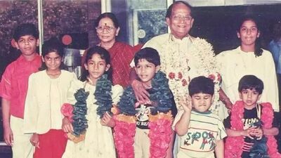 Happy Birthday Ram Charan: తాత అల్లు రామలింగయ్య దంపతులు, ఇతర కుటుంబ సభ్యులతో రామ్ చరణ్