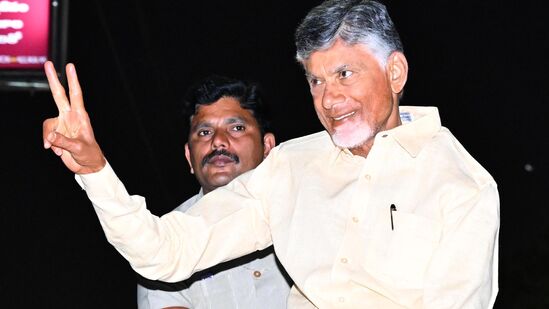 ఎన్నికల ప్రచారంలో టీడీపీ అధ్యక్షుడుచంద్రబాబు