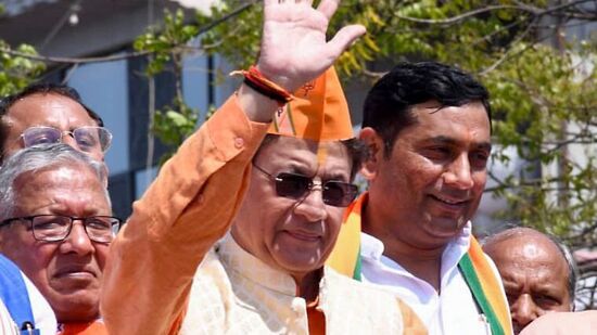 ప్రముఖ టీవీ సీరియల్ రామాయణ్ లో రాముడి పాత్రతో పాపులర్ అయిన అరుణ్ గోవిల్ ఉత్తరప్రదేశ్ లోని మీరట్ నియోజకవర్గం నుంచి పోటీ చేయనున్నారు.