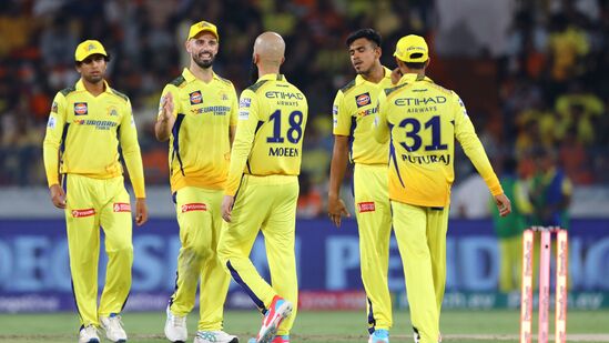 Mumbai Indians: ఈ జాబితాలో చెన్నై సూపర్ కింగ్స్ రెండో స్థానంలో ఉంది. ఆ టీమ్ ఇప్పటి వరకూ టీ20 క్రికెట్ లో 148 విజయాలు సాధించింది. వీటిలో ఐపీఎల్ తోపాటు ఛాంపియన్స్ లీగ్ విజయాలు కూడా ఉన్నాయి.