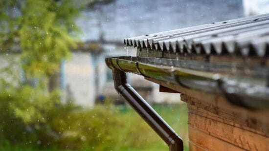 తెలంగాణలో సోమవారం సాయంత్రం నుంచే వాతావరణం చల్లబడింది. దాదాపు అన్ని జిల్లాల్లోనూ ఈదురుగాలులు వీచాయి. ఆదివారం వరకు కూడా 45 డిగ్రీల వరకు నమోదైన ఉష్ణోగ్రతలు… మంగళవారం 40 డిగ్రీలలోపు దిగొచ్చాయి