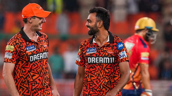 సన్‍రైజర్స్ హైదరాబాద్ జట్టు 5 మ్యాచ్‍ల్లో మూడు గెలిచి ప్రస్తుతం ఆరు పాయింట్ల (+0.344)తో ఉంది. పాయింట్స్ టేబుల్‍లో ఐదో ప్లేస్‍లో ఉంది. గుజరాత్ 6 పాయింట్లతో ఆరో ప్లేస్‍లో నిలిచింది.