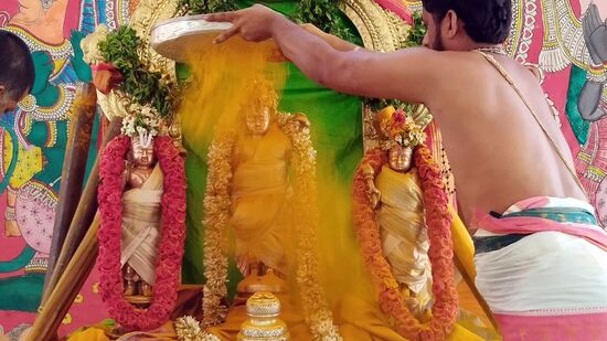 వొంటిమిట్టలోని శ్రీ సీతా రాముల కల్యాణ మహోత్సవాలు శనివారంనాడు ”హరిధ్రా ఘటనం”తో అత్యంత వైభవంగా ప్రారంభమయ్యాయి. ఈ ఏడాది తొలిసారిగా టీటీడీ ఈ కార్యక్రమాన్ని ప్రవేశపెట్టింది.