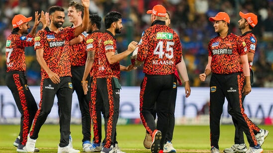 RCB vs SRH: రికార్డుల హోరుతో సన్‍రైజర్స్ గ్రాండ్ విక్టరీ.. కార్తీక్ అద్భుత పోరాటం.. 549 పరుగులతో కొత్త చరిత్ర