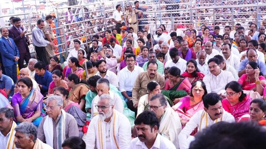 సీతారాముల కళ్యాణోత్సవంలో పాల్గొన్న ప్రముఖులు