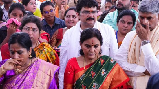 సీతారాముల కళ్యాణంలో సిఎస్‌ శాంతకుమారి, శైలజా రామయ్యార్ తదితరులు