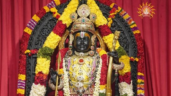 రామ జన్మభూమి ఆలయ ప్రధాన అర్చకుడు ఆచార్య సత్యేంద్ర దాస్ మాట్లాడుతూ ఈ వేడుకలకు సంబంధించిన అన్ని ఏర్పాట్లను ట్రస్ట్ నిర్వహిస్తోందని, శ్రీరామనవమి పర్వదినాన్ని ఎంతో ఉత్సాహంగా నిర్వహిస్తున్నామని తెలిపారు.&nbsp;&nbsp;