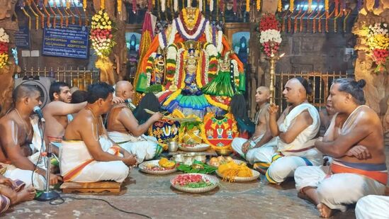 ఒంటిమిట్ట ఉత్సవాల్లో ఏప్రిల్ 20న హనుమంత వాహనం, ఏప్రిల్ 22న కల్యాణోత్సవం, ఏప్రిల్ 23న రథోత్సవం, ఏప్రిల్ 25న చక్రస్నానం నిర్వహించనున్నారు.&nbsp;