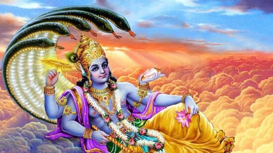 కామద ఏకాదశి పండుగ ప్రతి సంవత్సరం చైత్ర మాసంలోని పక్షం పదో రోజున జరుపుకుంటారు. ఈ ఏడాది ఏప్రిల్ 19న కామద ఏకాదశి వచ్చింది. ఈ రోజున విష్ణువును పూజిస్తారు, ఉపవాసం కూడా ఆచరిస్తారు. ఈ వ్రతం ద్వారా మానవుడు ప్రాపంచిక సుఖాన్ని పొందుతాడు. అలాగే పూర్వజన్మ పాపాలన్నీ నశిస్తాయి. అందుకే ఈ తిథి నాడు విష్ణువును పూజిస్తారు. కామద ఏకాదశి పండుగ ప్రతి సంవత్సరం చైత్ర మాసంలోని పక్షం పదో రోజున జరుపుకుంటారు. ఈ ఏడాది ఏప్రిల్ 19న కామద ఏకాదశి వచ్చింది. ఈ రోజున విష్ణువును పూజిస్తారు, ఉపవాసం కూడా ఆచరిస్తారు. ఈ వ్రతం ద్వారా మానవుడు ప్రాపంచిక సుఖాన్ని పొందుతాడు. అలాగే పూర్వజన్మ పాపాలన్నీ నశిస్తాయి. అందుకే ఈ తిథి నాడు విష్ణువును పూజిస్తారు.