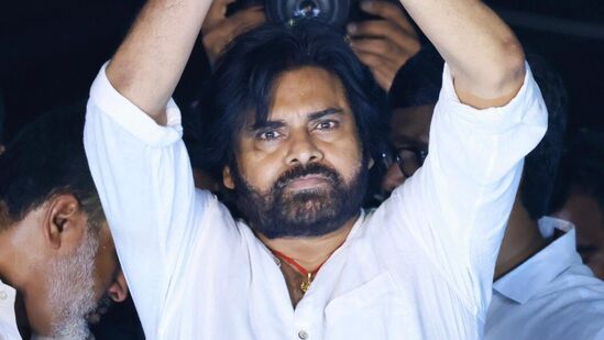 జనసేన అధినేత పవన్ కల్యాణ్ రేపు(ఏప్రిల్ 23) పిఠాపురంలో నామినేషన్ దాఖలు చేయనున్నారు. భారీ ర్యాలీగా వెళ్లి మంగళవారం ఉదయం 9.30 గంటలకు పవన్ నామినేషన్ వేయనున్నారు.&nbsp;