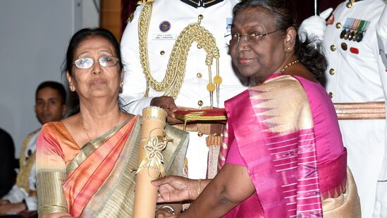 బిందేశ్వర్ పాఠక్ (మరణానంతరం, సోషల్ వర్క్, బిహార్): బిందేశ్వర్ పాఠక్ ఒక ప్రసిద్ధ భారతీయ సామాజిక కార్యకర్త. భారతదేశంలో పారిశుధ్యం, పరిశుభ్రతను ప్రోత్సహించడానికి పనిచేసే సులభ్ ఇంటర్నేషనల్ అనే సంస్థ వ్యవస్థాపకుడు.&nbsp;
