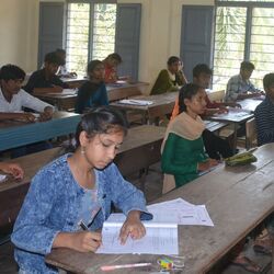 <p>పాలిటెక్నిక్ &nbsp;డిప్లొమా &nbsp;కోర్సుల ప్రవేశాల కోసం రాష్ట్ర వ్యాప్తంగా నిర్వహించే ఏపీ పాలిసెట్–2024(AP Polycet 2024) ప్రవేశ పరీక్ష శనివారం ప్రశాంతంగా ముగిసింది. రాష్ట్రవ్యాప్తంగా ఉన్న మొత్తం 442 పరీక్షా కేంద్రాలలో ఉదయం 11 గంటల నుంచి మద్యాహ్నం ఒంటి గంట వరకు ప్రవేశ పరీక్ష నిర్వహించారు.&nbsp;</p>