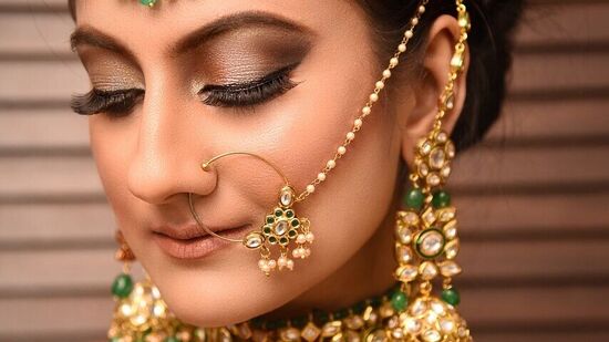 వరంగల్​లో పసిడి ధరలు ఈ విధంగా ఉన్నాయి. 10 గ్రాముల పసిడి ధరలు వరుసగా రూ. 66,660- రూ. 72,720గా ఉన్నాయి. 100 గ్రాముల వెండి రేటు రూ. 8,810గాను.. కేజీ వెండి రేటు రూ. 88,100గాను కొనసాగుతున్నాయి.