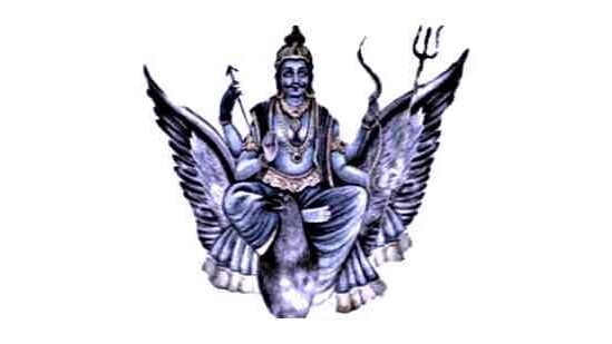 చేసిన పనికి తగ్గ ఫలితాల్ని ఇస్తాడని శని దేవునికి పేరు ఉంది. రెండున్నర సంవత్సరాలకు ఒకసారి తన స్థానాన్ని మార్చుకుంటాడు శని భగవానుడు.