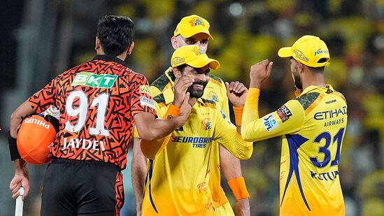 IPL 2024 Points Table: ఐపీఎల్ 2024లో ఆదివారం (ఏప్రిల్ 28) జరిగిన రెండు మ్యాచ్ ల తర్వాత పాయింట్ల టేబుల్లో మార్పులు చోటు చేసుకున్నాయి. చెన్నై సూపర్ కింగ్స్ పైకి రాగా.. సర్ రైజర్స్ దిగజారింది. ఈ మ్యాచ్ లో సీఎస్కే ఏకంగా 78 పరుగులతో సన్ రైజర్స్ ను చిత్తు చేసిన విషయం తెలిసిందే.