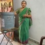 <p>హోం ఓటింగ్ ను ఎంచుకున్న వారిలో 14,577 మంది 85 ఏళ్లు పైబడిన వృద్ధులు, 14,014 మంది 40 శాతం అంగవికలత్వం పైబడిన దివ్యాంగులు ఉన్నారని సీఈవో వెల్లడించారు.</p>
