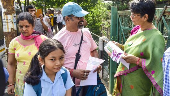 అస్సాంలోని గౌహతిలో అస్సాం ప్రదేశ్ మహిళా కాంగ్రెస్ అధ్యక్షురాలు, గౌహతి నియోజకవర్గం పార్టీ అభ్యర్థి మీరా బోర్తకూర్ గోస్వామి.