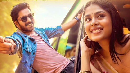 మూడేళ్లుగా సీరియస్ సినిమాలు చేసిన అల్లరి నరేశ్.. మళ్లీ తన మార్క్ కామెడీతో ‘ఆ ఒక్కటి అడక్కు’ మూవీ చేశారు. ఈ మూవీ మే 3న థియేటర్లలో రిలీజ్ అయింది. ఈ చిత్రానికి మల్లీ అంకం దర్శకత్వం వహించారు. నరేశ్ సరసన ఫారియా అబ్దుల్లా హీరోయిన్‍గా నటించారు.&nbsp;