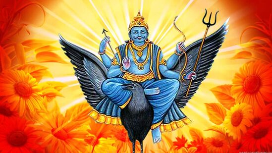 శని ఒక రాశి నుండి మరో రాశికి మారడానికి రెండున్నర సంవత్సరాలు పడుతుంది. ఇతను తన సొంత రాశి అయిన కుంభరాశిలోకి ప్రవేశించాడు.