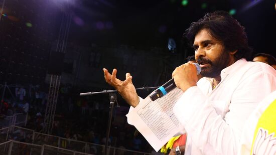 జగన్ పాలనలో స్థానిక ఎన్నికల్లో వైసీపీ చేసిన విధ్వంసం రాష్ట్ర ప్రజలు మర్చిపోలేదని, &nbsp;ఇప్పుడు జగన్ కు తన ఓటమి కళ్ల ముందు కనిపిస్తుంటే, ఏం మాట్లాడాలో తెలియక ప్రజల ముందు పశ్చాత్తాపం మాటలు, సింపతీ డైలాగులు కొడుతున్నాడని &nbsp;పవన్ కళ్యాణ్ ఎద్దేవా చేశారు. విజయవాడలో కూటమి తరపున ఎన్నికల పరచారం నిర్వహించారు.&nbsp;