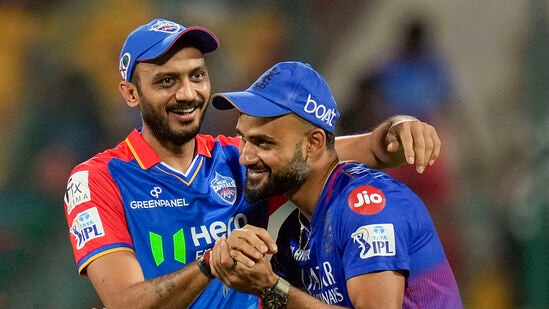 IPL 2024 Points Table: ఆర్సీబీ చేతుల్లో ఓటమితో ఢిల్లీ క్యాపిటల్స్ ప్లేఆఫ్స్ ఆశలకు దెబ్బ పడింది. ఆ టీమ్ 13 మ్యాచ్ లలో 6 విజయాలు 12 పాయింట్లతో ఆరోస్థానంలో ఉంది. నెట్ రన్ రేట్ -0.482గా ఉండటం డీసీకి ప్రతికూలాంశం అని చెప్పాలి.