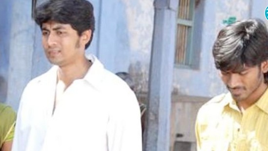 యారాడి నీ మోహిని సినిమాలో ధనుష్ స్నేహితుడిగా నటించిన కార్తీక్ కుమార్ పలు చిత్రాల్లో చిన్న పాత్రలో నటించాడు. ఇతడు, నేపథ్య గాయని సుచిత్రను 2005లో వివాహం చేసుకుని 2017లో విడాకులు తీసుకున్నారు.&nbsp;