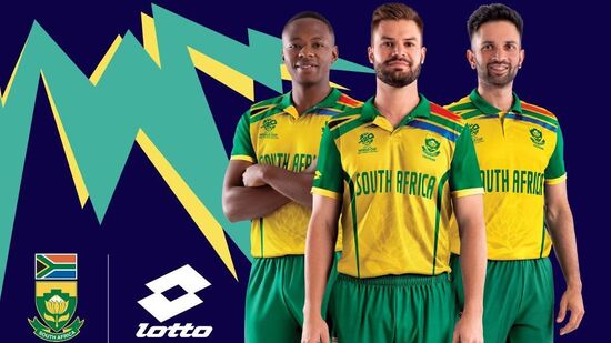 T20 World Cup 2024 Jerseys: సౌతాఫ్రికా ఎప్పటిలాగే గ్రీన్, ఎల్లో మిక్స్ అయిన జెర్సీలతో టీ20 వరల్డ్ కప్ లోకి వస్తోంది. వాళ్ల దేశ జెండాలోని రంగులైన రెడ్, బ్లాక్, బ్లూ భుజాలపై ఉన్నాయి.