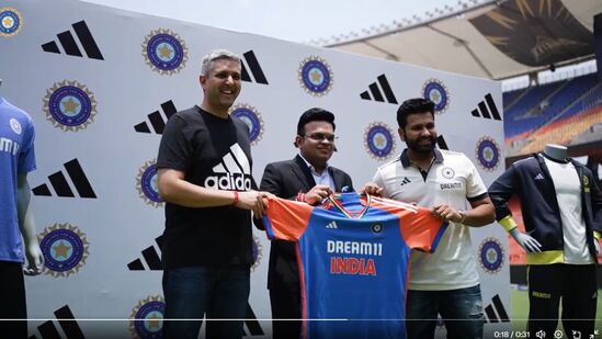 T20 World Cup 2024 Jerseys: టీ20 వరల్డ్ కప్ 2024 కోసం టీమిండియా కూడా కొత్త జెర్సీలను ఆవిష్కరించింది. మన జట్టుతోపాటు వివిధ టీమ్స్ కూడా తమ కొత్త కిట్లను లాంచ్ చేశాయి.