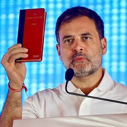<p>ఒడిశాలోని బాలాసోర్ లో ఎన్నికల ప్రచారంలో కాంగ్రెస్ నేత రాహుల్ గాంధీ</p>