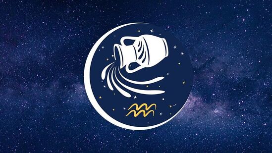 కుంభ రాశి: శని రాశి మార్పు ఈ రాశి వారికి లాభదాయకంగా ఉంటుంది. ఈ రాశివారికి కుటుంబ సభ్యుల ఆశీస్సులు ఉంటాయి. శని ఆశీస్సులు లభించడం వల్ల గౌరవం, హోదా పెరుగుతాయి. వ్యాపారంలో చాలా లాభం ఉంటుంది. ఆర్థిక పరిస్థితి మెరుగుపడుతుంది. &nbsp;