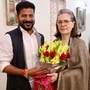సోనియాగాంధీతో తెలంగాణ సీఎం రేవంత్ రెడ్డి (ఫైల్ ఫొటో)