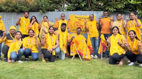 ఆంధ్రప్రదేశ్‌లోని వివిధ జిల్లాల నుంచి యూఎస్‌ఏ, యూకేలలో స్థిరపడిన ప్రవాసులు టీడీపీ విజయోత్సవాల్లో పాల్గొన్నారు.&nbsp;