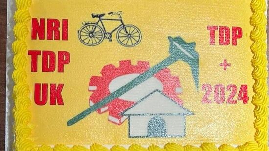 యూకేలో టీడీపీ అభిమానుల సంబరాలు