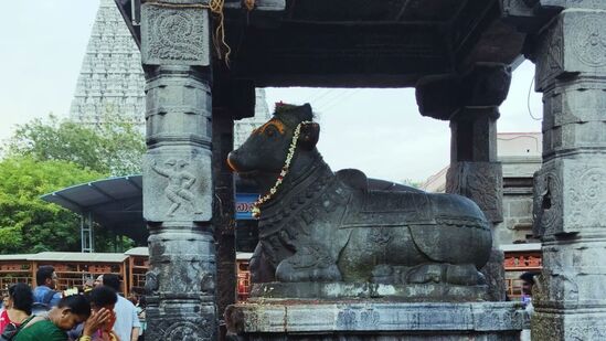 తొలిరోజు &nbsp;హైదరాబాద్ నుంచి సాయంత్రం &nbsp;6:30 గంటలకు బషీర్ బాగ్ నుంచి బయల్దేరుతారు.మరునాడు ఉదయం కాణిపాకం చేరుకుంటారు. 9 గంటల లోపు దర్శనం పూర్తి అవుతుంది. ఆ తర్వాత Thiruvanamalaiకి బయల్దేరుతారు. మధ్యాహ్నం 3 గంటలకు అరుణాచలం చేరుకుంటారు. దర్శనం పూర్తి చేసుకుంటారు. రాత్రికి అరుణాచలంలోనే ఉంటారు.