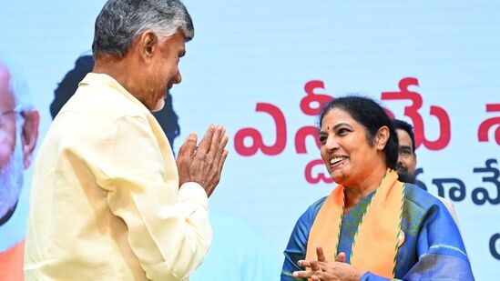 ఏపీ బీజేపీ అధ్యక్షురాలు పురంధేశ్వరికి చంద్రబాబు అభివాదం