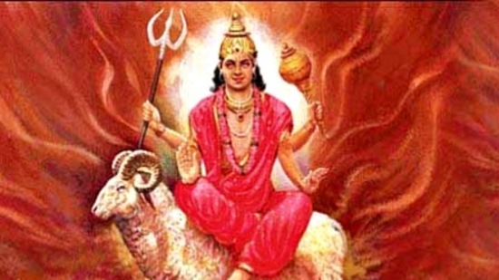 అంగారకుడి సంచారం అన్ని రాశులపై తీవ్ర ప్రభావం చూపుతుంది. జూన్ 1న కుజుడు తన సొంత రాశి అయిన మేష రాశిలోకి ప్రవేశించాడు. దీని వల్ల దరిద్ర యోగం ఏర్పడింది. ఈ యోగం ప్రభావం అన్ని రాశులపై ఉంటుంది. అయితే కొన్ని రాశులు దీనితో ఇబ్బంది పడనున్నాయి. ఇది ఏ రాశిచక్రం అనేది ఇక్కడ చూద్దాం.&nbsp;