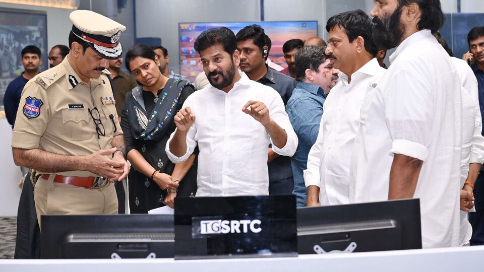 CM Revanth On Traffic Issues : వానాకాలం సీజన్ ఇబ్బందులపై సీఎం రేవంత్ సమీక్ష - హోంగార్డుల రిక్రూట్‌ కు గ్రీన్ సిగ్నల్