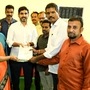 సమస్యల పరిష్కారం కోసం లోకేష్కు వినతి పత్రం ఇస్తున్న ఉద్యోగులు, మీ-సేవ వ్యవస్థపై ఆధారపడిన వారికి తగిన న్యాయం చేయాలని ఆంధ్రప్రదేశ్ మీ-సేవ సంస్థ నిర్వాహకులు విజ్ఞప్తి చేశారు. సీపీఎస్ ఉద్యోగులపై నమోదు చేసిన 1600 కేసులను రద్దు చేయాలని ఏపీ సీపీఎస్ ఎంప్లాయిస్ అసోసిషయేన్ ప్రతినిధులు నారా లోకేష్ ను కలిసి విజ్ఞప్తి చేశారు. <p>సమస్యల పరిష్కారం కోసం లోకేష్కు వినతి పత్రం ఇస్తున్న ఉద్యోగులు, మీ-సేవ వ్యవస్థపై ఆధారపడిన వారికి తగిన న్యాయం చేయాలని ఆంధ్రప్రదేశ్ మీ-సేవ సంస్థ నిర్వాహకులు విజ్ఞప్తి చేశారు. సీపీఎస్ ఉద్యోగులపై నమోదు చేసిన 1600 కేసులను రద్దు చేయాలని ఏపీ సీపీఎస్ ఎంప్లాయిస్ అసోసిషయేన్ ప్రతినిధులు నారా లోకేష్ ను కలిసి విజ్ఞప్తి చేశారు.</p>