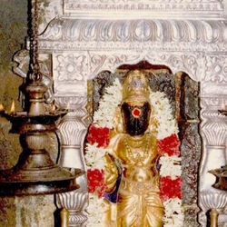 <p>శనిదేవుడు కర్మలను బట్టి శిక్షవేసే గ్రహం. శని గ్రహం అనుకూలంగా ఉంటే ఆ వ్యక్తికి ఎంతో మేలు జరుగుతుంది. ఆయుష్షును పెంచుతాడు. స్థిరత్వాన్ని ఇస్తాడు.&nbsp;</p>