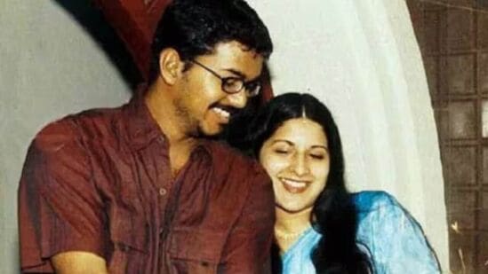 సంగీతను 1999 ఆగస్టులో విజయ్ వివాహం చేసుకున్నారు. అప్పటి నుంచి వీరు అన్యూన్యంగా ఉంటున్నారు.&nbsp;